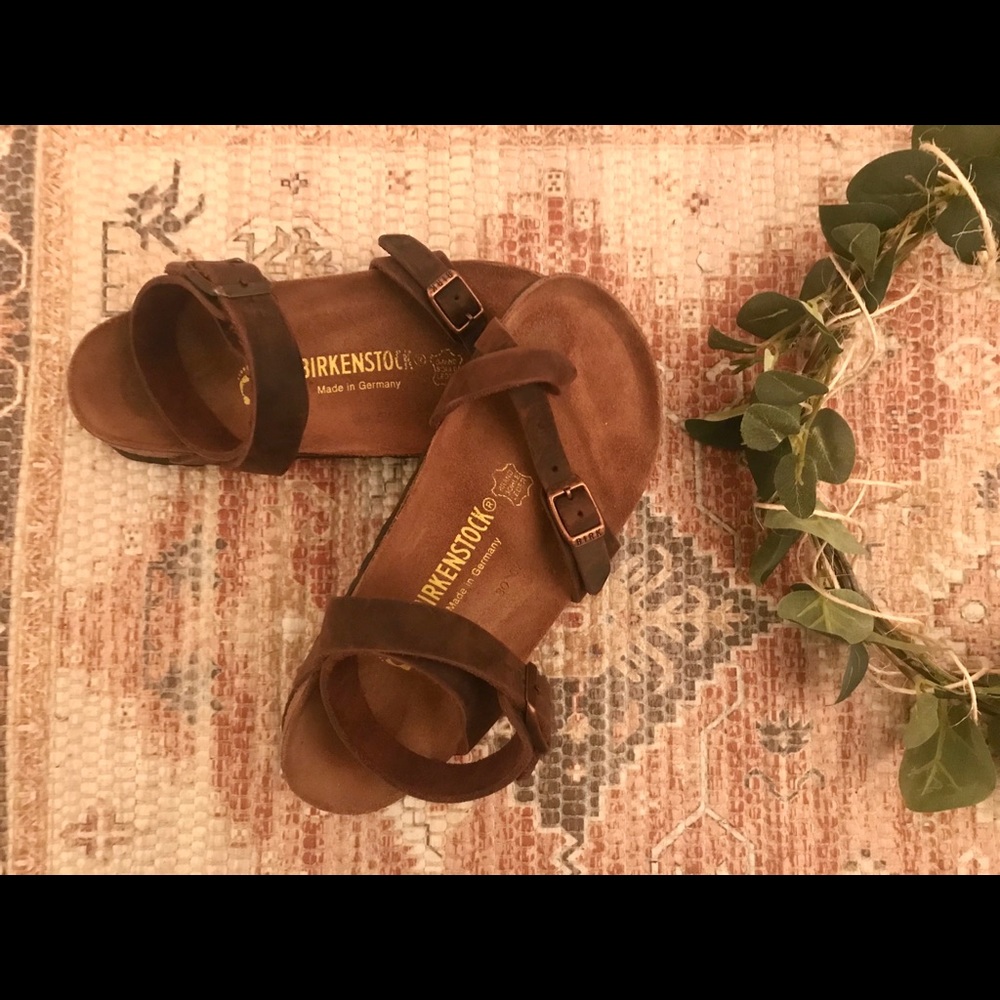 Birkenstock Yara Oiled Leather Sandals